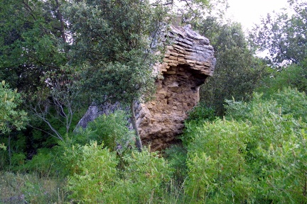 Ruines d_un acqueduc romain entre Uzès et Nîmes