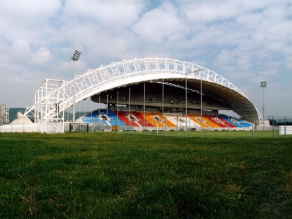 Couverture des tribunes du stade Gabriel Montpied à Clermond-Ferrand (1996)