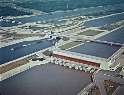 Usine hydroélectrique de Vogelgrun sur le Rhin.