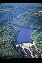 Barrage de Chastang, sur la Dordogne en Limousin