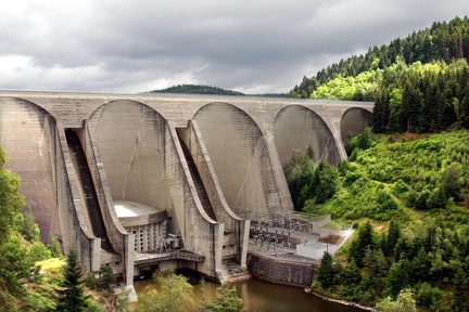 Barrage de Grandval sur la Truyère