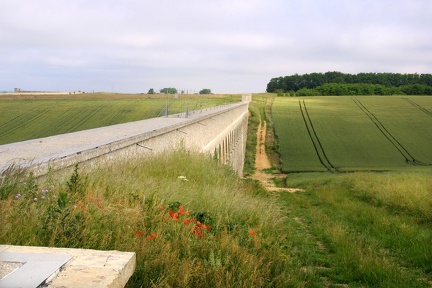 L_aqueduc de la Vanne en Bourgogne