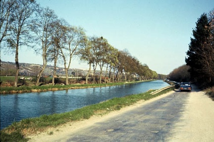 0981 canal bourgogne dijon