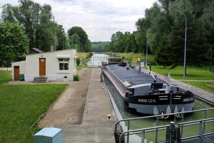 Canal et écluse de Chalifert