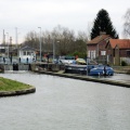 Port fluvial, sur le canal reliant