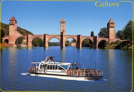 Le Pont Valentré sur le Lot à Cahors