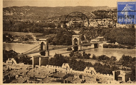 Pont Saint-Bénézet sur le Rhône à Avignon