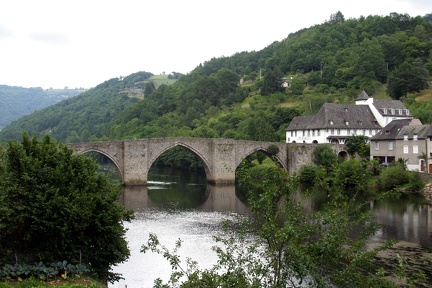 Pont d'Entraygues (XIIIème siècle) sur la Truyère