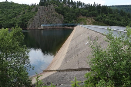 Vue en amont de l'ouvrage